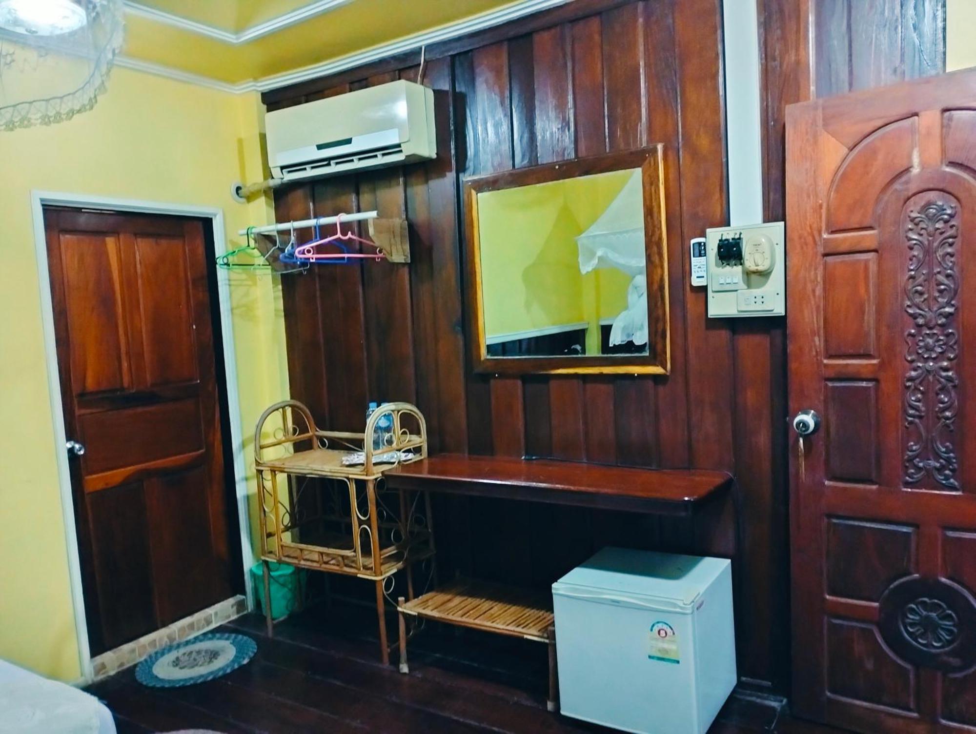 Pan Guest House Donkhone Ban Donsom Экстерьер фото